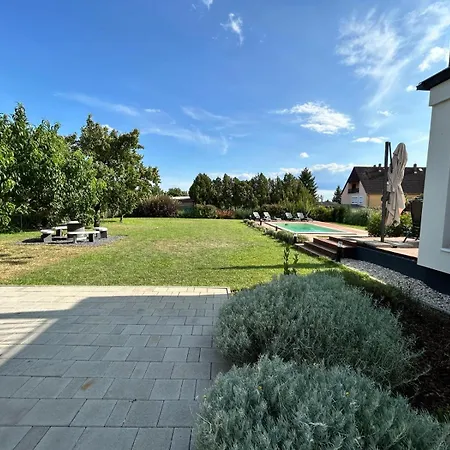 Villa Field6 Révfülöp