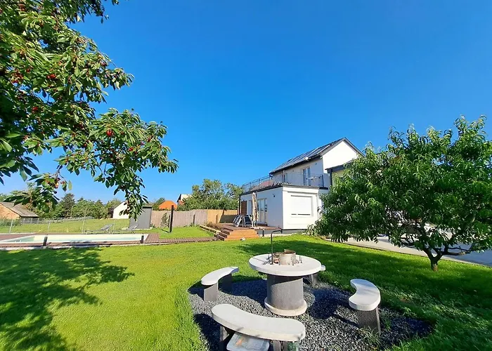 Field6 Villa Révfülöp