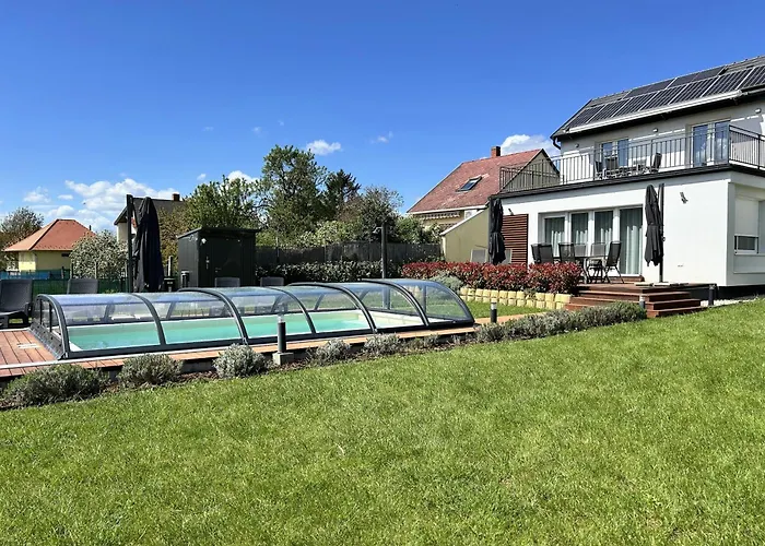 Field6 * Révfülöp